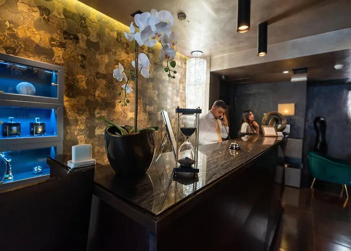 Divina Luxury Hotel 4*